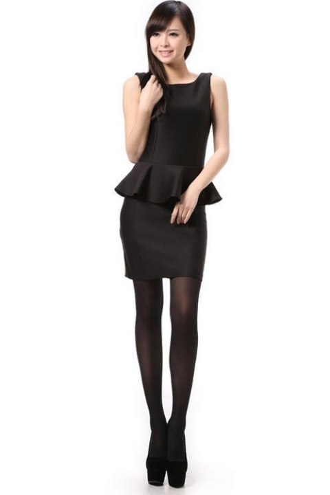 Produkt Przykładowy Czarna Stylowa Sukienka z Baskinką