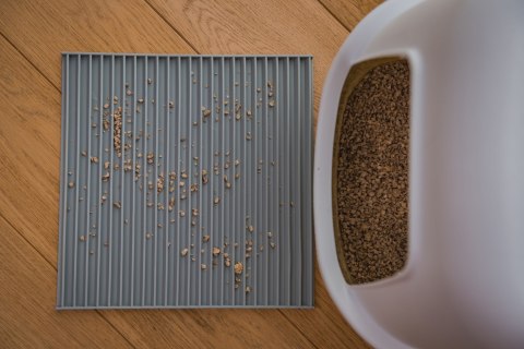 Mata 30x30cm przed kuwetę BIAŁA FIBOO