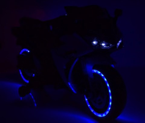 WIELKI MOTOR NA AKUMULATOR . GAZ W MANETCE, HAMULEC,/N888