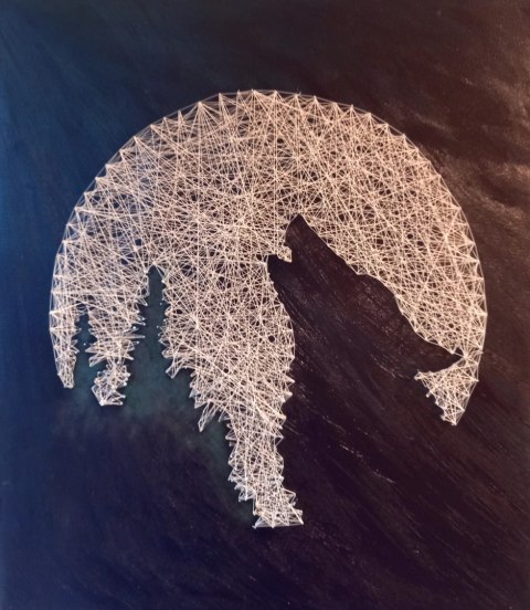 Obraz "Wilk" świecący w nocy, malarstwo+string art