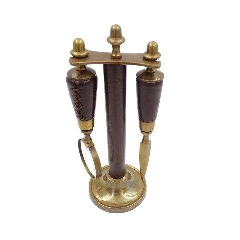 Mosiężne nóż do papieru i szkło powiększające na stojaku w oprawie skórzanej MIS-0742