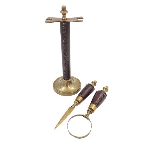 Mosiężne nóż do papieru i szkło powiększające na stojaku w oprawie skórzanej MIS-0742