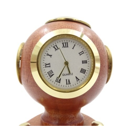 Mały dekoracyjny hełm nurka retro z zegarem NC1220