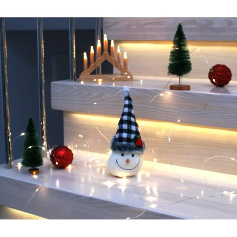 BAŁWANEK DEKORACYJNY Z CZAPKĄ W BIAŁO CZARNĄ KRATKĘ