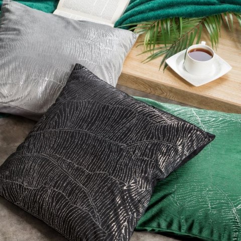 Poszewka dekoracyjna 45x45 Blink 13A czarna ze srebrnym motywem liści bananowca welurowa Eurofirany