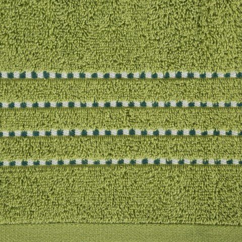 Ręcznik 50x90 Fiore oliwkowy 500g/m2 frotte ozdobiony bordiurą w postaci cienkich paseczków Eurofirany