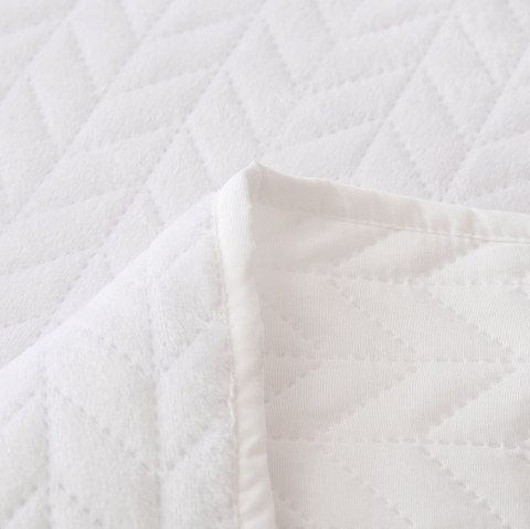 Narzuta na fotel 70x150 Moxie biała jodełka welurowa dekoracyjna pikowana