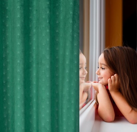 Zasłona 140x250 Julia zielona ciemna gotowa na przelotkach welurowa z wytłaczanym geometrycznym wzorem wachlarzy Eurofirany