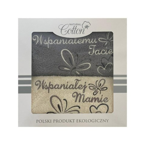 Komplet ręczników w pudełku 2 szt 50x100 Wspaniałej Mamie Wspaniałemu Tacie kremowy szary jasny serduszka motylki