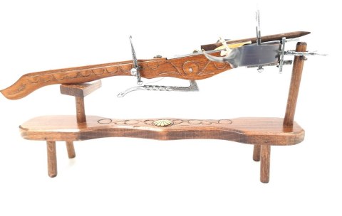 Model kuszy na stojaku - CAV