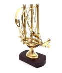 Okręt mosiężny na podstawie drewnianej 20 cm - N-4450A