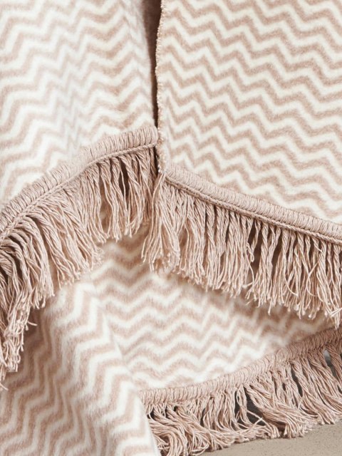 Koc bawełniany akrylowy 150x200 2149/2 Zygzak pudrowy narzuta pled wykończony frędzlami SG