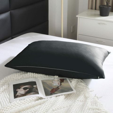 Poszewka satynowa 70x80 czarna jednobarwna I24