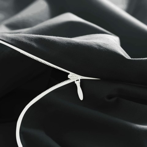 Poszewka satynowa 70x80 czarna jednobarwna I24