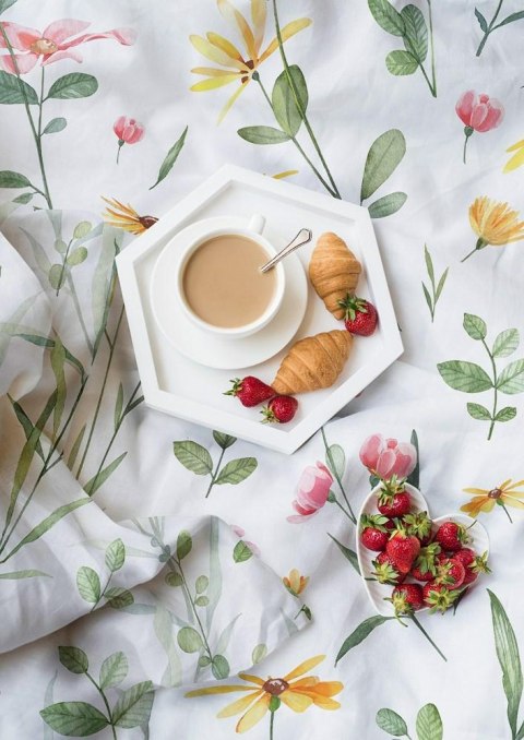 Pościel satynowa 220x200 Milargo Verde 002 biała kolorowa kwiaty Faro