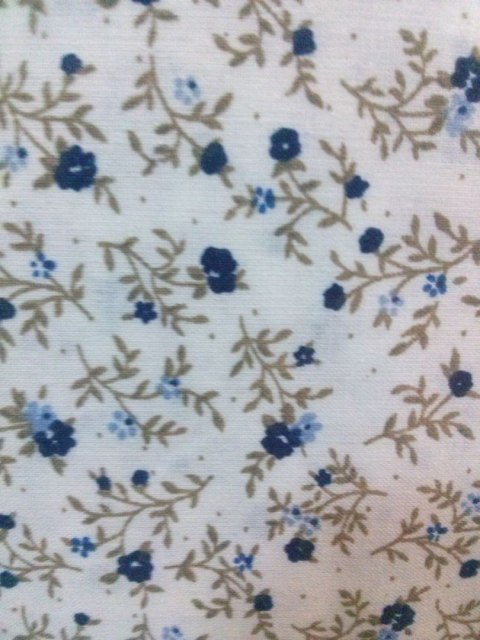 Pościel bawełniana 160x200 1114E łączka granatowa na kremowym tle