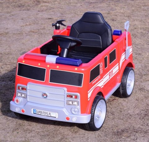 STRAŻ POŻARNA NA AKUMULATOR Z GAŚNICĄ I KOGUTAMI/P17