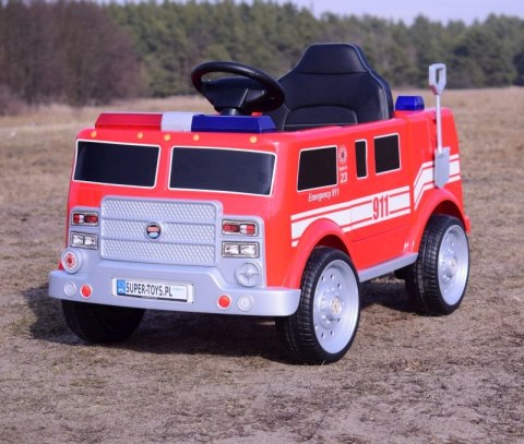 STRAŻ POŻARNA NA AKUMULATOR Z GAŚNICĄ I KOGUTAMI/P17