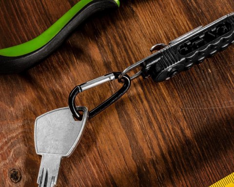 Męski multiniezbędnik