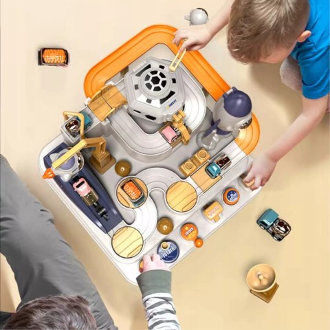 Interaktywny tor przeszkód samochodowy zjeżdżalnia 3 auta astronauta 555-1