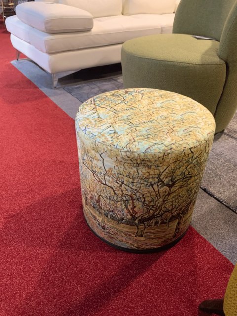 Pufa welurowa Bertoni typu walec z nadrukiem Van Gogh Sad