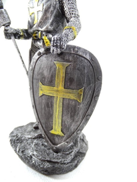 Rycerz - krzyżowiec - Figurka dekoracyjna - Wysokość 18cm - MC-23079