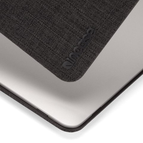 Incase Textured Hardshell in Woolenex - Materiałowa obudowa MacBook Pro 13" (M1/2020) (grafitowy)