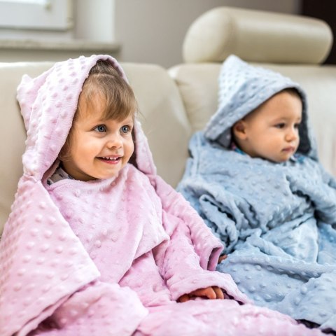 Kocyk zimowy Błękitny minky gruby koc z rękawkami